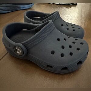 Little Kids / Toddler Navy Blue Crocs - Size 7c 🐊